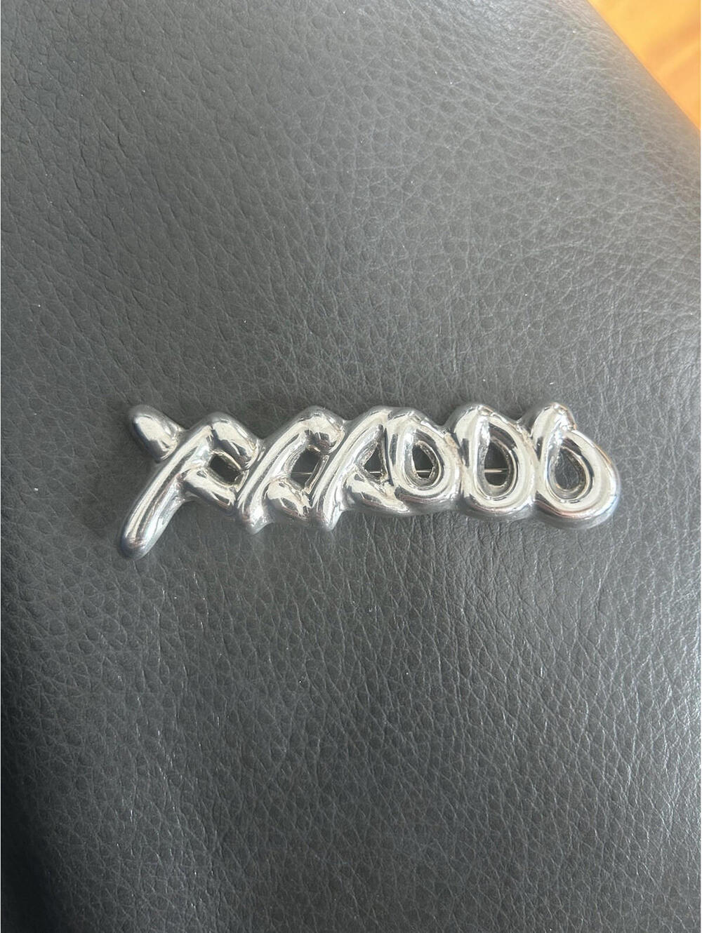 Xxxooo .925 sterling silver brooch